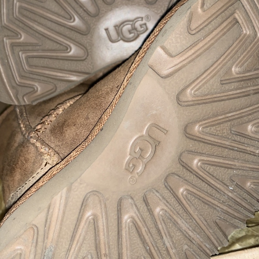 Toddler uggs size 7
